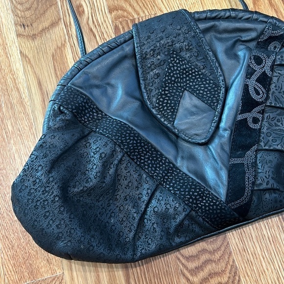 Vintage Fifth Avenue handbags black leather half circle embossed patchwork purse - Picture 3 of 8